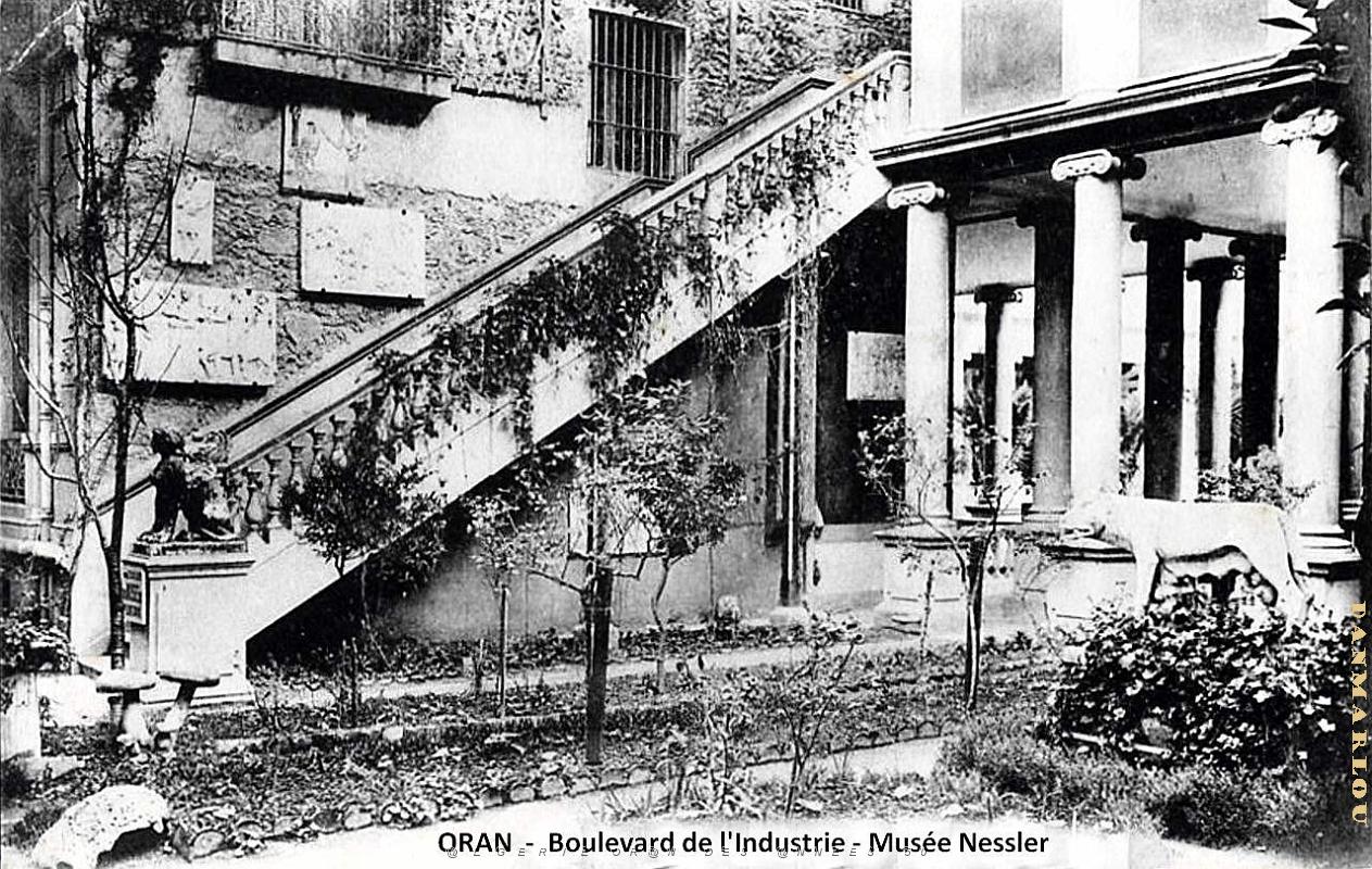 Oran - Boulevard de l'Indusrie - Musee Nessler - L'Escalier.jpg